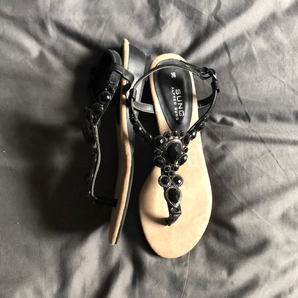 Alfred Sung Sandals - Picture 2 of 5